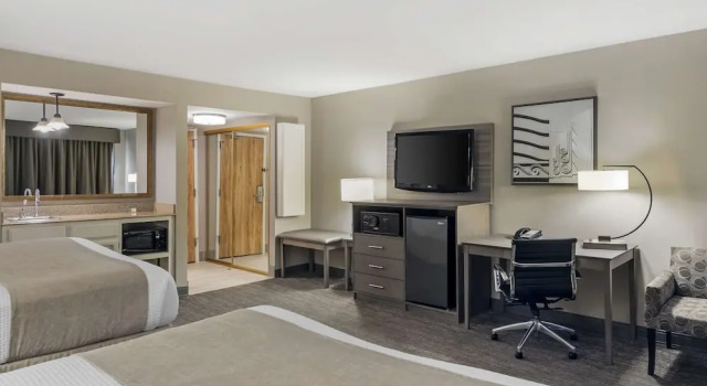 Полулюкс с балконом Best Western Plus Executive Inn Rowland Height City of Industry