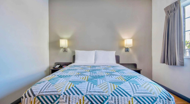 Studio 6 Port Arthur, TX - SE, Book Hotel Hoteller i Port Arthur med parkering, Parkering