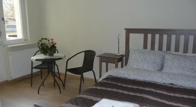 Apartament Wild Rose, Varaa Huoneisto Hotellit Pommeri pysäköinnillä, Pysäköinti