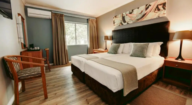 Двухместный номер Superior Premier Express Inn George