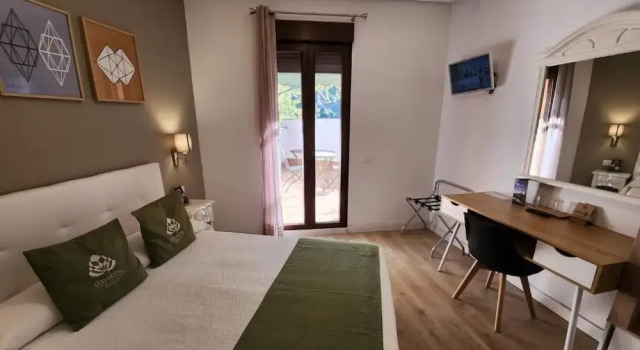Двухместный номер Standard с балконом и с видом на сад Eco Hotel Toledo