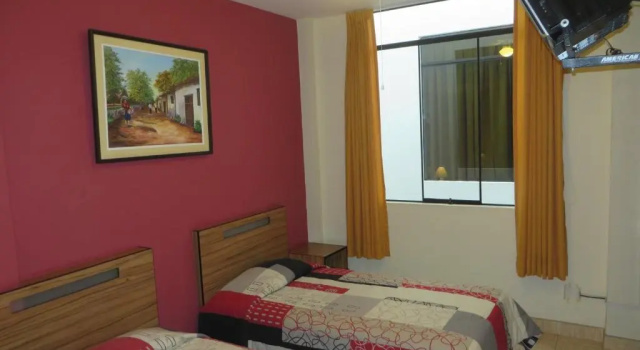 Standard Twin room Hostal Hellen Ross