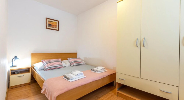 Beautiful Apartment in Pisak With Wifi and 1 Bedrooms, Rezerwuj Apartament Pisak Split Region