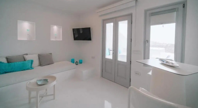Nelya Suites, Забронировать Отель Мегалохори Санторини, рядом с Винодельня Гавала