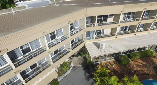 Camelot Motel, Book Motel Hoteller i South Gladstone med parkering, Parkering