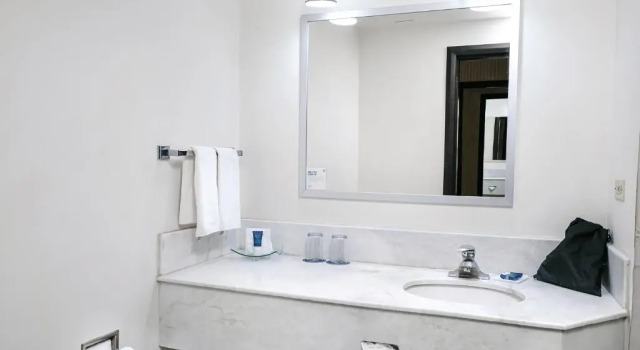 Четырёхместный номер Deluxe Four Points by Sheraton Saltillo