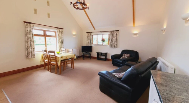Апартаменты Deluxe The Victorian Barn, Self-Catering Holidays with Pool and Hot Tubs, Dorset