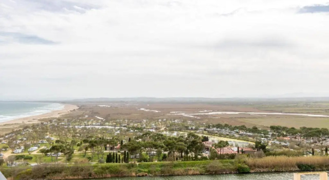Holidays P16 - Hidromasaje, Забронировать Отель Отели Alt Empordà с парковкой, Парковка