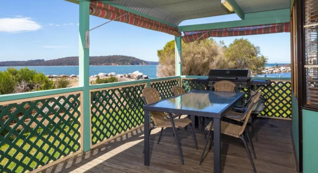 Вилла с видом на залив Batemans Bay Marina Resort