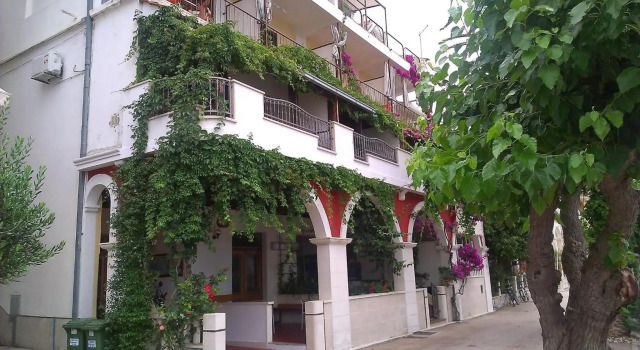 Beachfront Comfort Apartments SINAJKO, Забронировать Апартаменты/квартира Отели Подгора с парковкой, Парковка