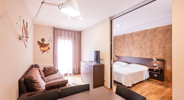 Трёхместный семейный номер Standard HOTEL LA PERLA