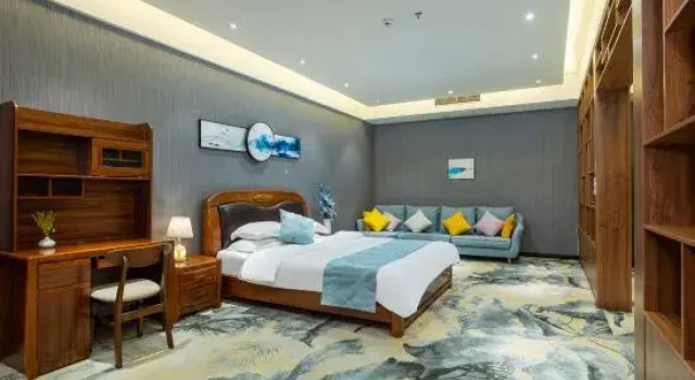 Люкс Business Yiyi Hotel (Zhoukou Station)