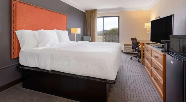 La Quinta Inn & Suites by Wyndham Kingsport TriCities Airport, Réserver Hôtel Hôtels à Kingsport avec piscine, Piscine