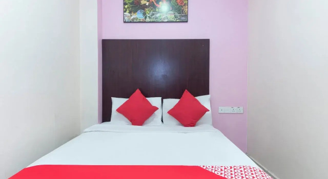 OYO 425 Hotel GS Inn