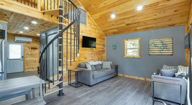 Waterfront Home in Gravois Mills w/ Deck & Beach, Prenota Casa vacanze Hotel a Missouri con parcheggio, Parcheggio