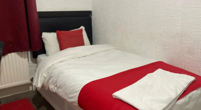 OYO Saji Hotel, Забронировать Отель Отели Лондона с парковкой, Парковка