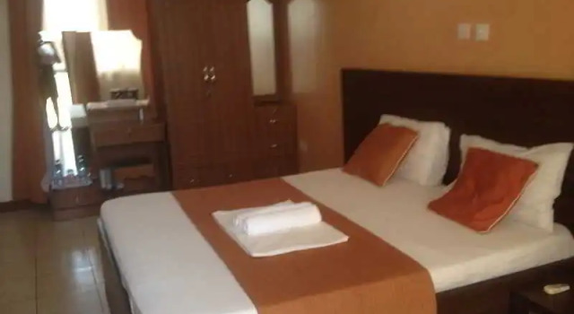 Halgan Villas Palace