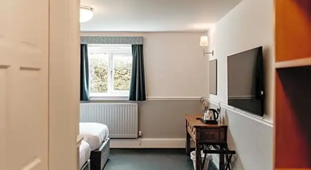 Номер Classic Oak Farm Hotel