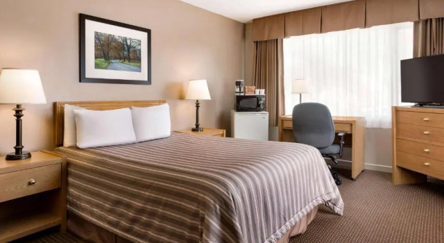 Двухместный номер Standard Travelodge by Wyndham Simcoe
