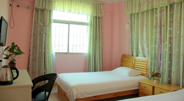 Yefeng Cafe, Book Hotel Siming 