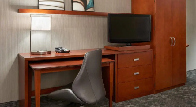 Номер Standard Courtyard by Marriott Kingston Highway 401