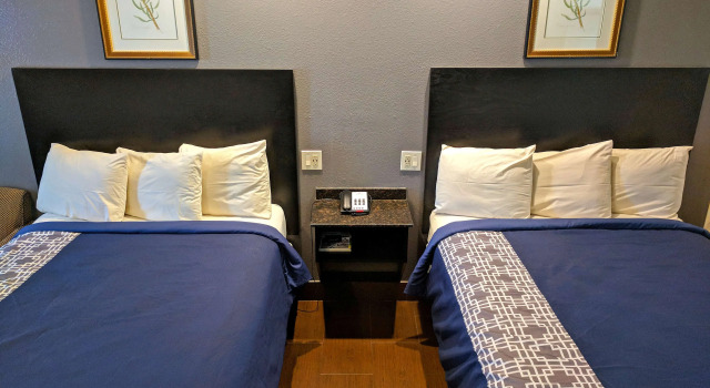 Четырёхместный номер Deluxe Americas Best Value Inn - Brownsville