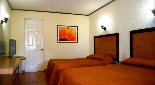 Hotel & Suites Villa del Sol, Book Hotel Hoteller i Morelia med pool, Swimmingpool