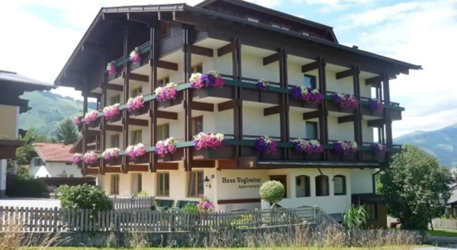 Апартаменты Haus Voglreiter - inkl Sommerkarte, zentrale und ruhige Lage, Garten mit Spielplatz