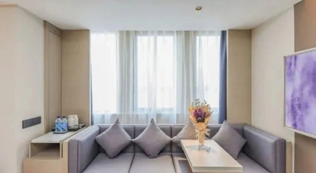 Двухместный люкс Deluxe Lavande Hotel •Coach Center Station of Yunyang
