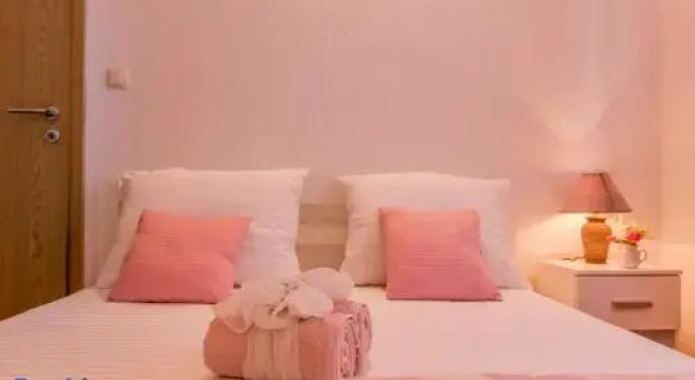 Apartments Spalato, Varaa Huoneisto Hotellit Strožanac pysäköinnillä, Pysäköinti