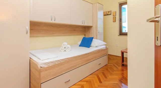 Holiday home Suric