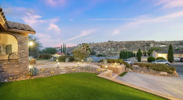 Yucca Valley Vacation Rental: Private Pool + Spa!, จอง โรงแรม Yucca Valley Joshua Tree National Park