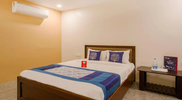 OYO 10225 Hotel Sree Chandana, Rezerwuj Hotel Upal 