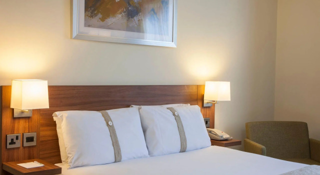 Трёхместный номер Standard Holiday Inn Brighouse by IHG