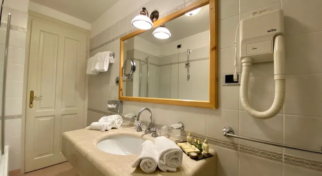 Трёхместный номер Superior с балконом Miramonti Majestic Grand Hotel