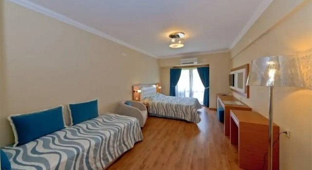 Трёхместный номер Standard с балконом Yucelen Hotel