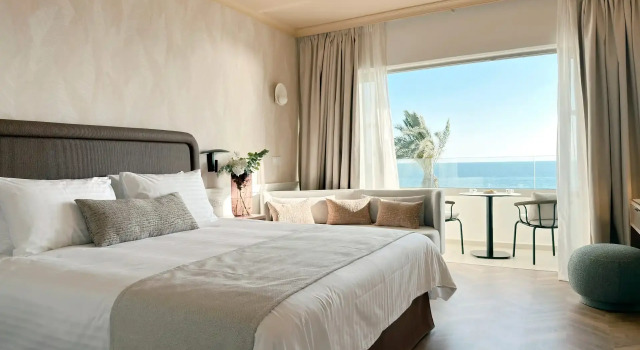 Люкс с видом на море Louis Imperial Beach