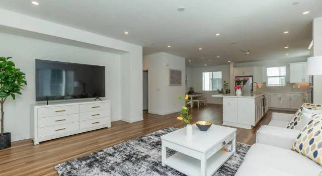 Private Bedroom With Bathroom Central Location
