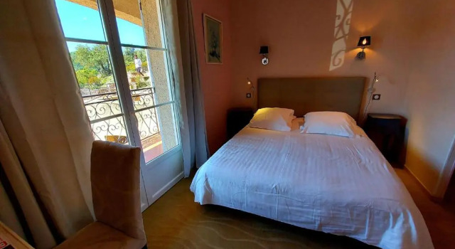 Двухместный номер Standard с балконом Hôtel Les Hauts de Mourèze