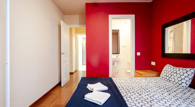 Comfortable 3BR Apartment Close to Placa Espana and Sants Station, Забронировать Апартаменты/квартира Отели Барселоны с парковкой, рядом с Магория – Ла Кампана, Парковка