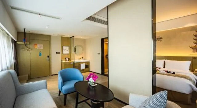 Люкс Business Bo Shi Hotel (Wuhan International Expo Center North Subway Station)
