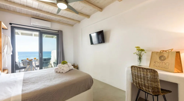 Люкс с балконом и с видом на море Blue Waves Suites & Apartments - To Kyma