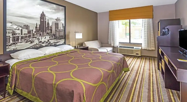 Doppel Suite Super 8 by Wyndham Delavan Near Lake Geneva