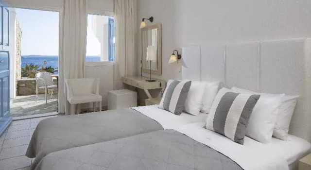 Номер Standard с балконом Manoulas Beach Mykonos Resort
