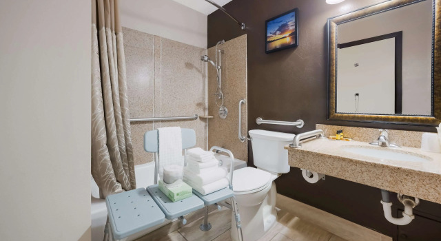 Четырёхместный номер Standard Best Western Executive Inn