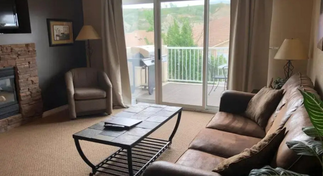 Paradise Canyon Golf Resort, Luxury Condo U409, Book Hotel Hotels in Lethbridge with a Pool, Swimming Pool