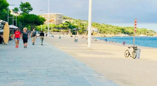 Investingspain Studio Beach Paradise Front sea Views on the Beach, Book Lejlighed Castell-Platja d'Aro Girona