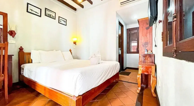 khong kham Hotel, Забронировать Отель Луангпхабанг Лаос, рядом с Haw Pha Bang