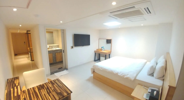 I.Y Hotel