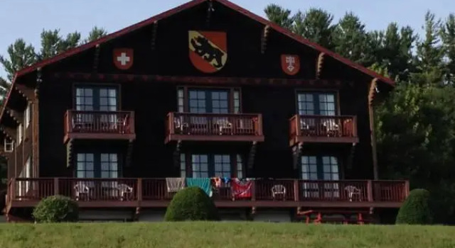 Номер Deluxe Swiss Chalets Village Inn